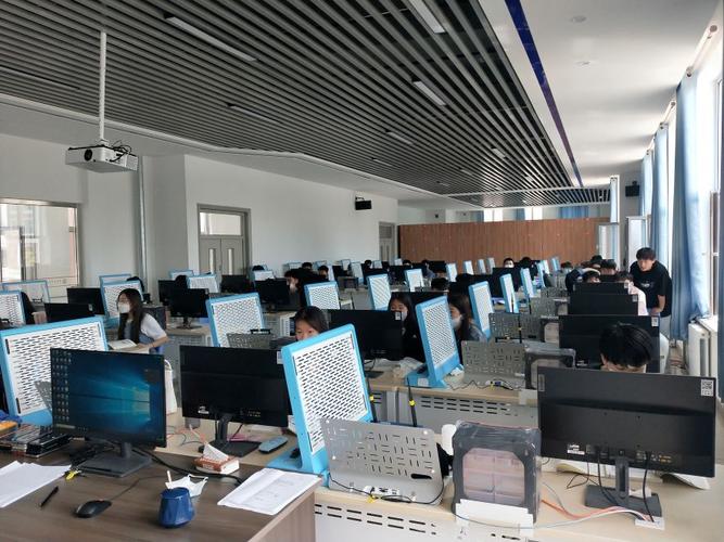 电子与通信工程系成功举办安卓技术应用开发大赛，点燃通信技术开发新热情